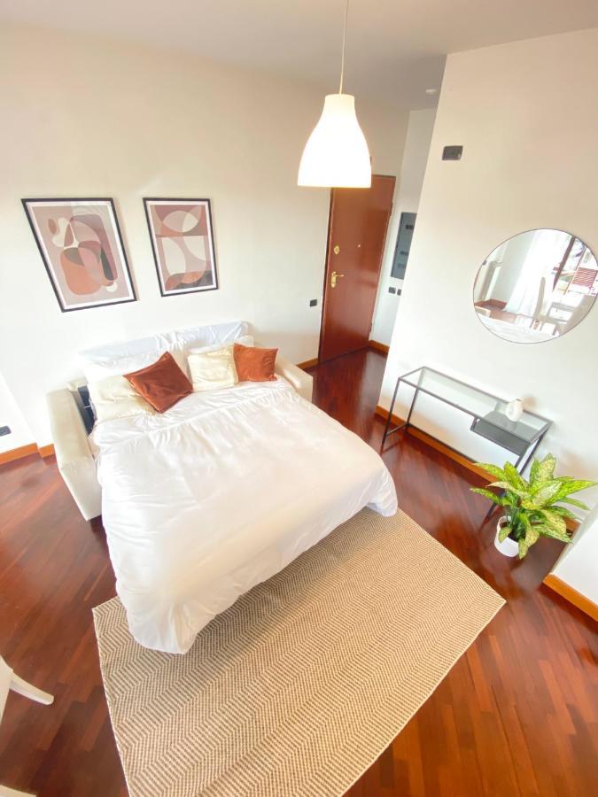 Golden Hour Apartment - Panoramic Terrace Fiumicino Kültér fotó