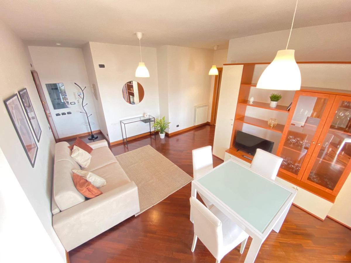 Golden Hour Apartment - Panoramic Terrace Fiumicino Kültér fotó