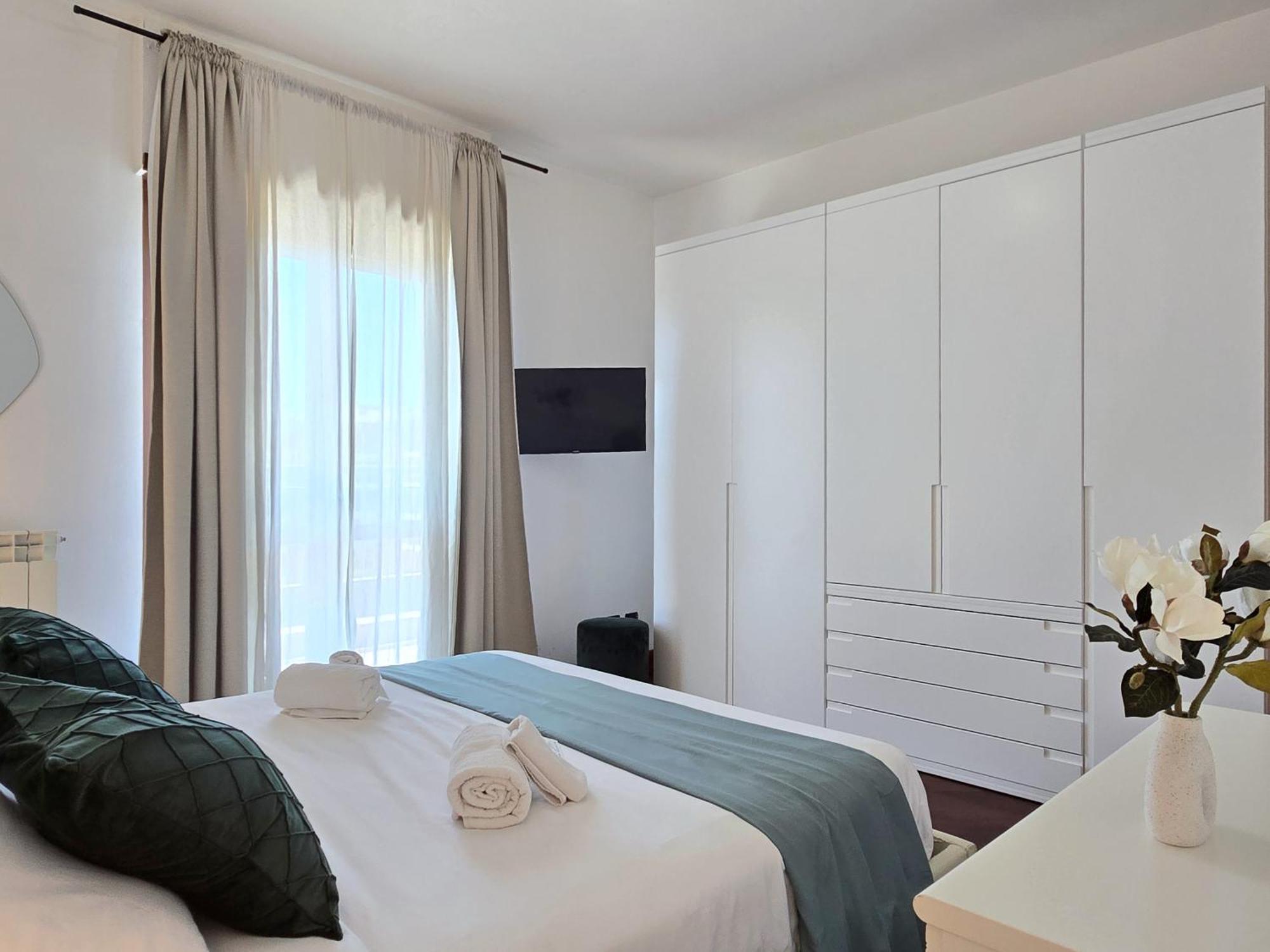 Golden Hour Apartment - Panoramic Terrace Fiumicino Kültér fotó